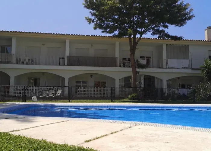 Entres Dos Paraisos: Zahara De Los Atunes Y Tarifa
